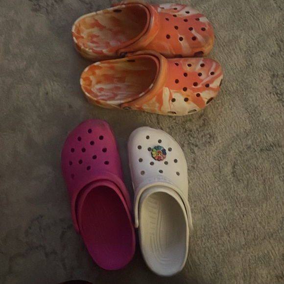 Crocs-M8 W10 Both pairs for 10 bucks - Picture 3 of 3